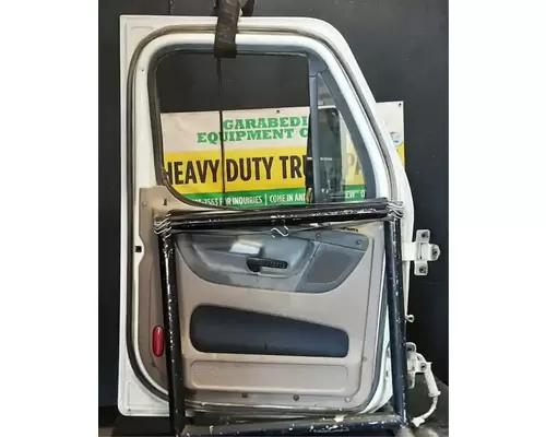 FREIGHTLINER Cascadia 113 Door Assembly, Front