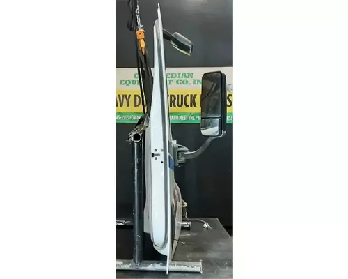 FREIGHTLINER Cascadia 113 Door Assembly, Front