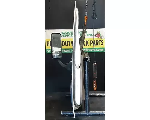 FREIGHTLINER Cascadia 113 Door Assembly, Front