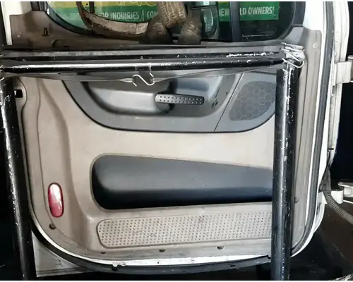 FREIGHTLINER Cascadia 113 Door Assembly, Front