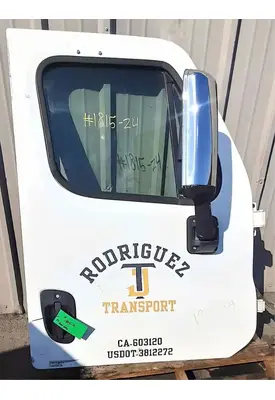 FREIGHTLINER Cascadia 113 Door Assembly, Front