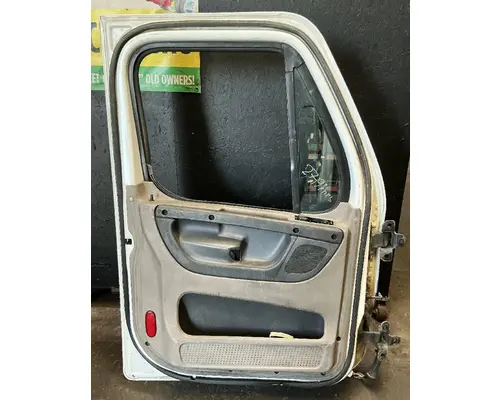 FREIGHTLINER Cascadia 113 Door Assembly, Front