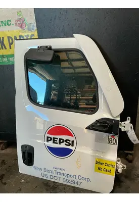 FREIGHTLINER Cascadia 113 Door Assembly, Front