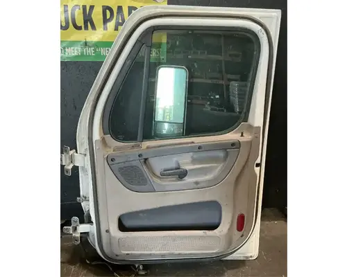 FREIGHTLINER Cascadia 113 Door Assembly, Front