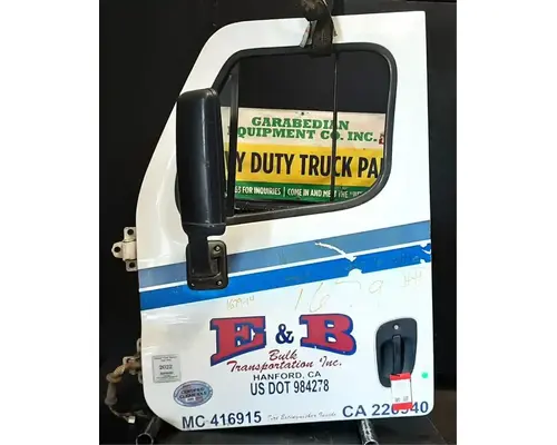 FREIGHTLINER Cascadia 113 Door Assembly, Front
