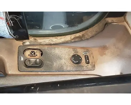 FREIGHTLINER Cascadia 113 Door Assembly, Front