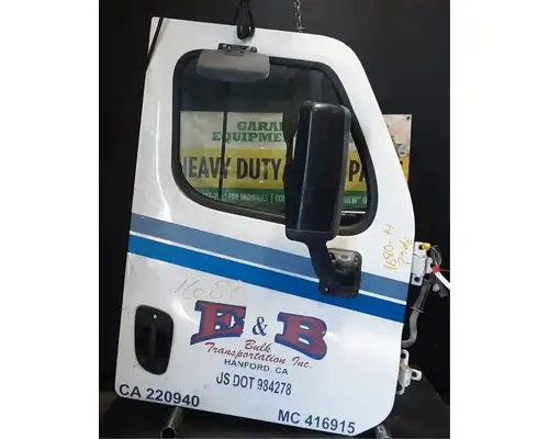 FREIGHTLINER Cascadia 113 Door Assembly, Front