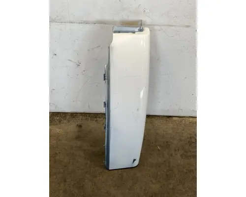 FREIGHTLINER Cascadia 113 Fender Extension