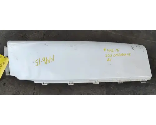 FREIGHTLINER Cascadia 113 Fender Extension