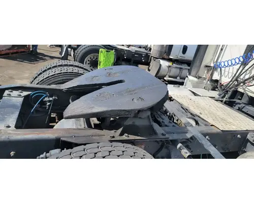 FREIGHTLINER Cascadia 113 Fifth Wheel
