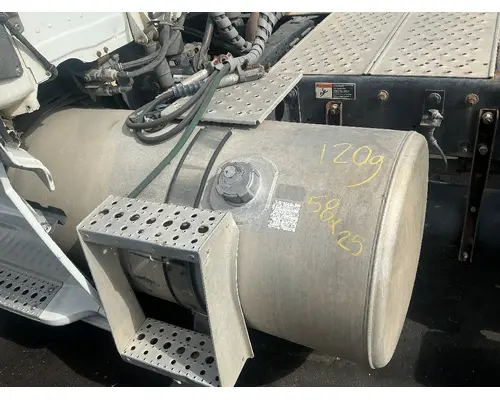 FREIGHTLINER Cascadia 113 Fuel Tank