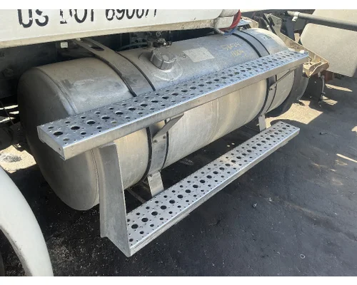FREIGHTLINER Cascadia 113 Fuel Tank