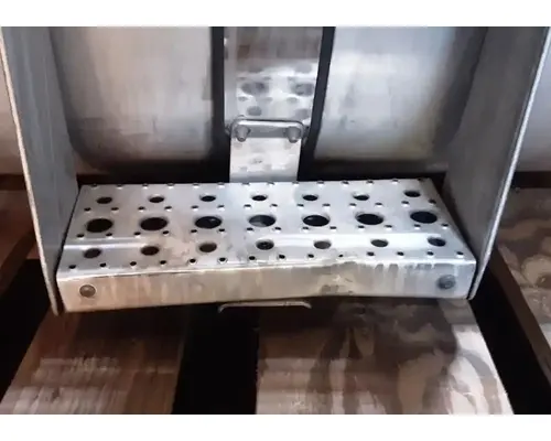 FREIGHTLINER Cascadia 113 Fuel Tank