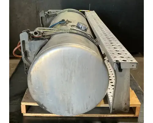 FREIGHTLINER Cascadia 113 Fuel Tank