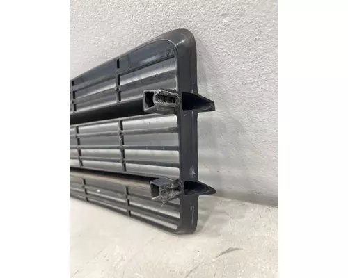 FREIGHTLINER Cascadia 113 Hood Side Vent