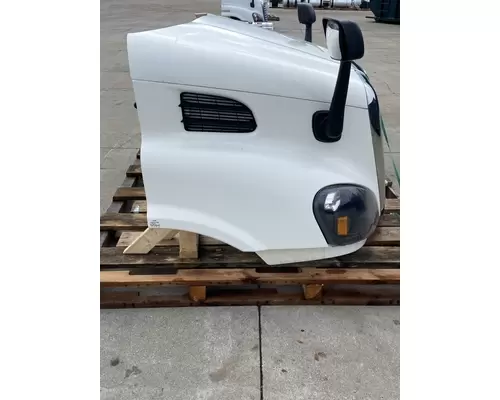 FREIGHTLINER Cascadia 113 Hood