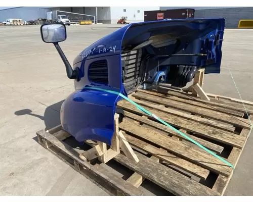 FREIGHTLINER Cascadia 113 Hood