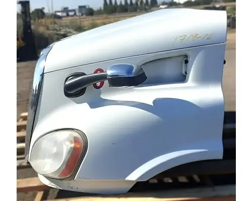 FREIGHTLINER Cascadia 113 Hood