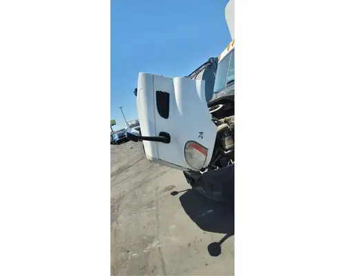 FREIGHTLINER Cascadia 113 Hood