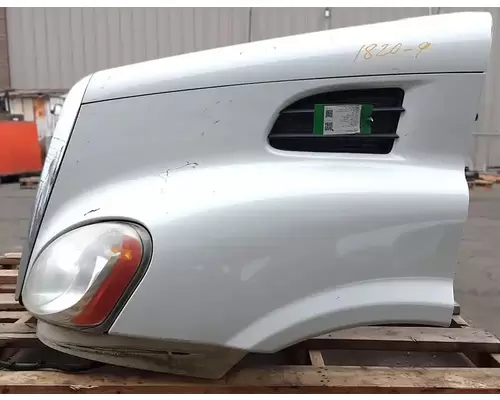 FREIGHTLINER Cascadia 113 Hood