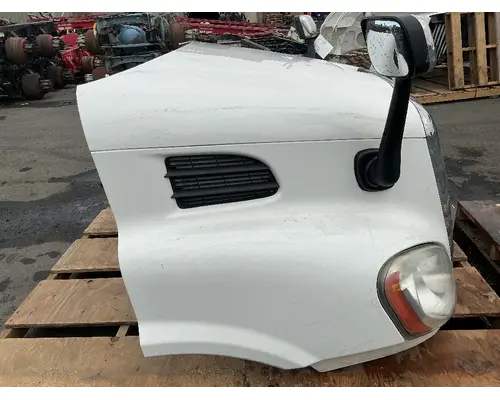 FREIGHTLINER Cascadia 113 Hood