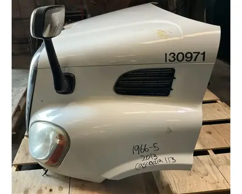 FREIGHTLINER Cascadia 113 Hood
