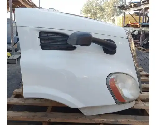 FREIGHTLINER Cascadia 113 Hood