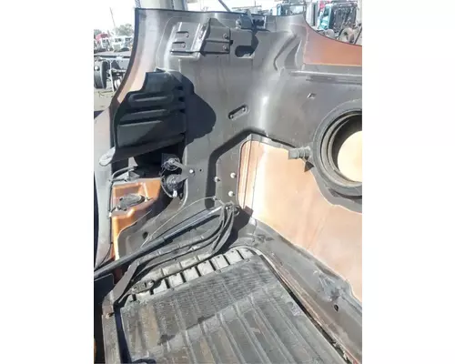 FREIGHTLINER Cascadia 113 Hood