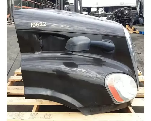 FREIGHTLINER Cascadia 113 Hood