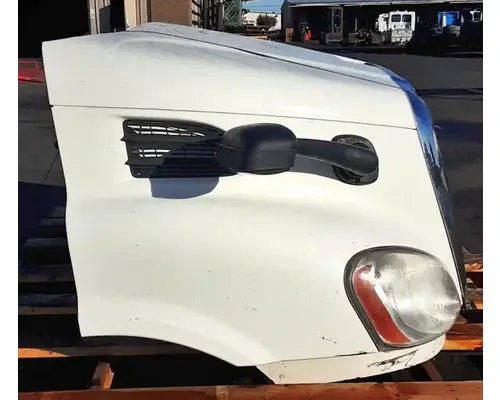 FREIGHTLINER Cascadia 113 Hood