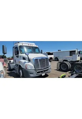 FREIGHTLINER Cascadia 113 Hood