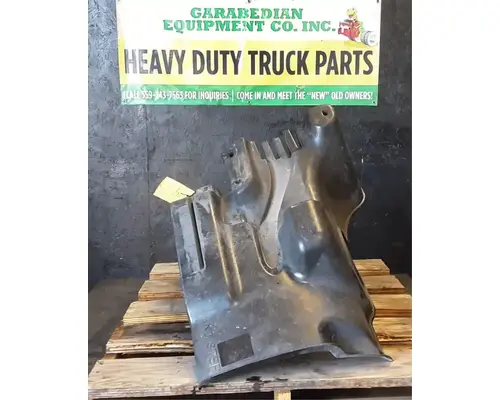 FREIGHTLINER Cascadia 113 Inner Fender