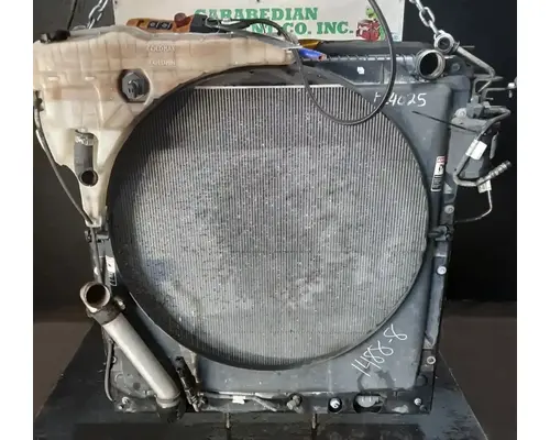 FREIGHTLINER Cascadia 113 Radiator