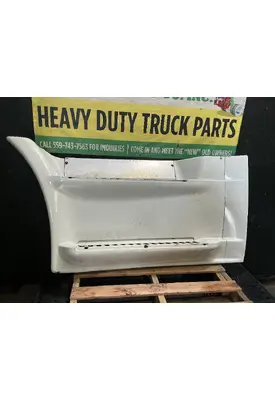 FREIGHTLINER Cascadia 113 Side Fairing