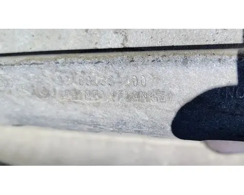 FREIGHTLINER Cascadia 113 Side Fairing