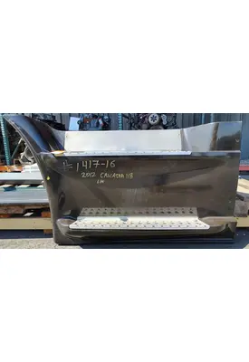 FREIGHTLINER Cascadia 113 Side Fairing