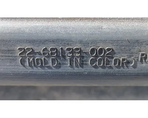 FREIGHTLINER Cascadia 113 Side Fairing