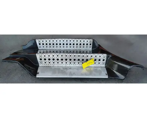 FREIGHTLINER Cascadia 113 Side Fairing