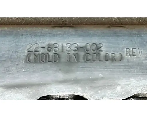 FREIGHTLINER Cascadia 113 Side Fairing