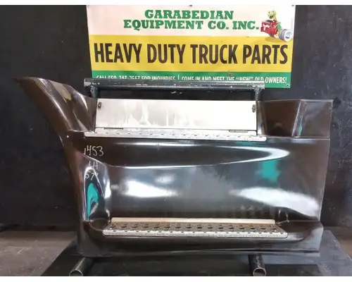 FREIGHTLINER Cascadia 113 Side Fairing