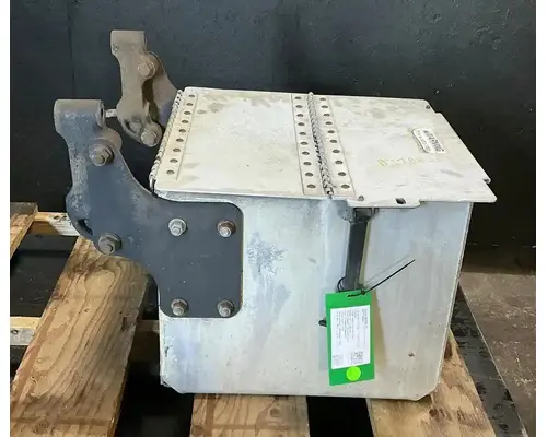 FREIGHTLINER Cascadia 113 Tool Box