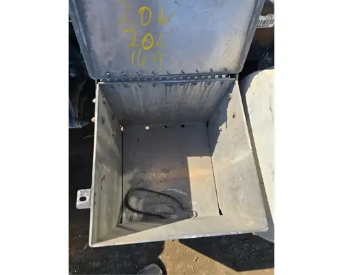 FREIGHTLINER Cascadia 113 Tool Box