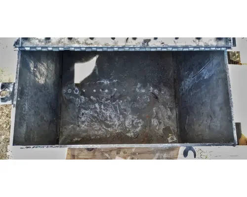 FREIGHTLINER Cascadia 113 Tool Box