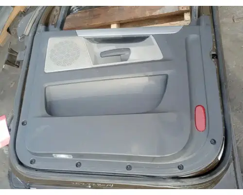 FREIGHTLINER Cascadia 116 Day Cab Door Assembly, Front