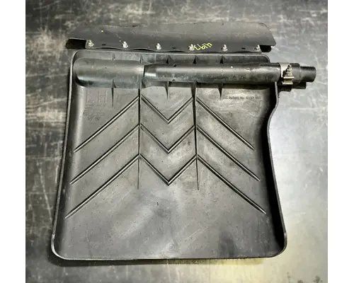 FREIGHTLINER Cascadia 116 Day Cab Fender