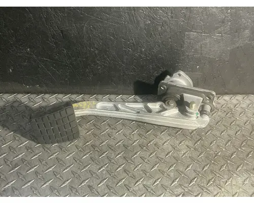 FREIGHTLINER Cascadia 116 Accelerator Parts