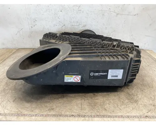 FREIGHTLINER Cascadia 116 Air Cleaner