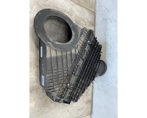 FREIGHTLINER Cascadia 116 Air Cleaner