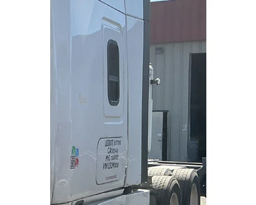 FREIGHTLINER Cascadia 116 CabSleeper Fairing