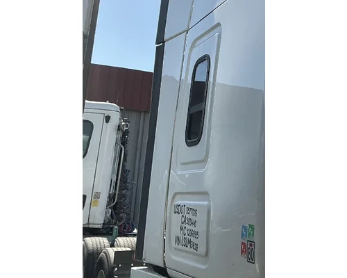 FREIGHTLINER Cascadia 116 CabSleeper Fairing